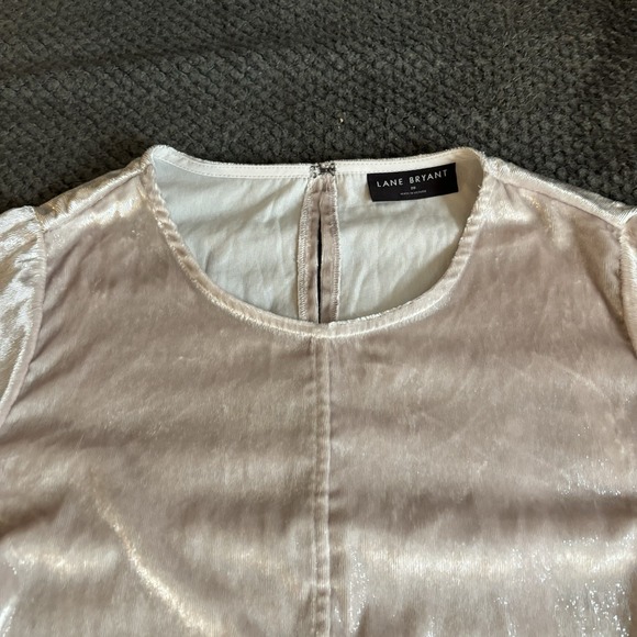 Lane Bryant Gold Metallic Shimmery Top Short  Sleeve‎ Zip Back 20 Holiday Party - Picture 3 of 8